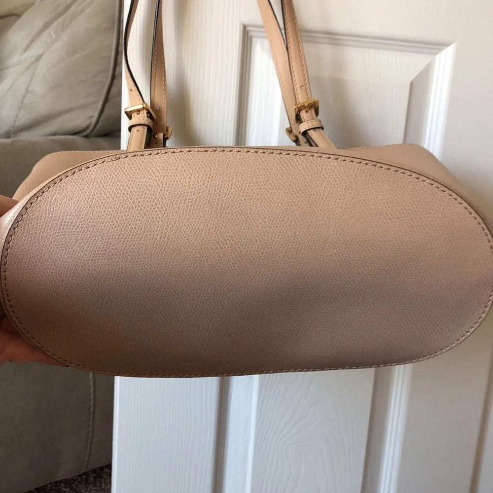 Medium Size Michael Kors Tote - Tan - Picture 9 of 14